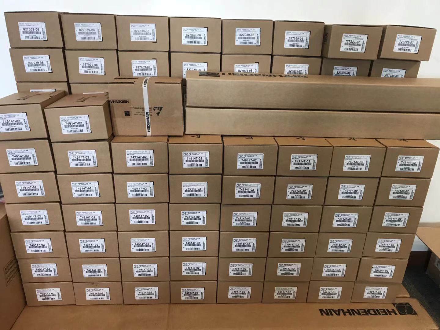 HEIDENHAIN 编码器 827039-06 EQN 1325 2048