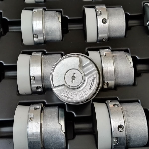 HEIDENHAIN 编码器 1065932-11 ECN 413 2048