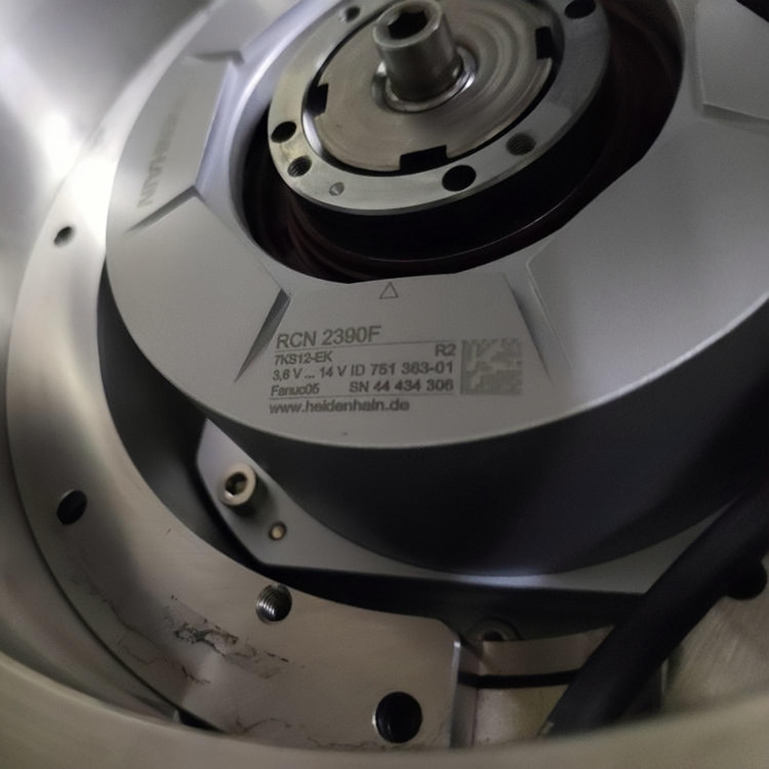 HEIDENHAIN 编码器 655251-17 EQN 1325 2048 62S12-78