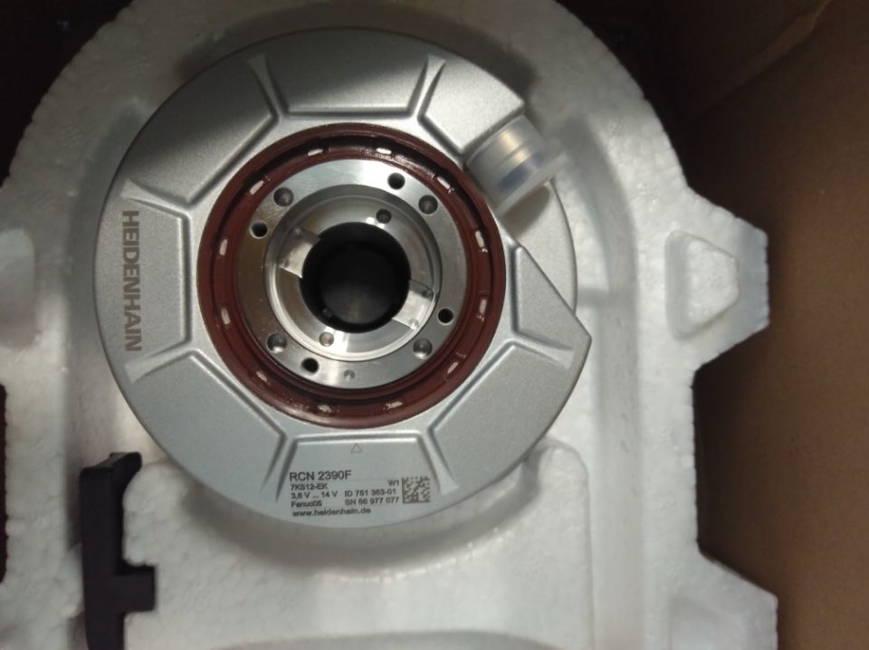 HEIDENHAIN 编码器 376886-03 ROD 486 2048 03S12-03