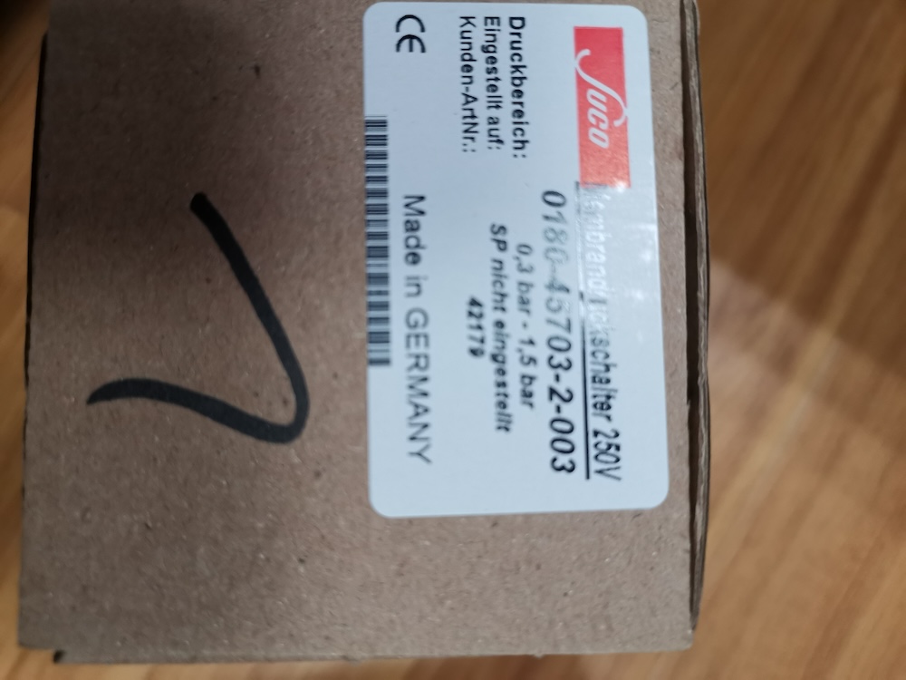 AMO  信号处理单元 MHS 1130S .08RI..32-2C/2C- 2746. 6,00-27S12-UJ